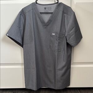 FIGS Men's Leon Three-pocket scrub shirt
- Graphite